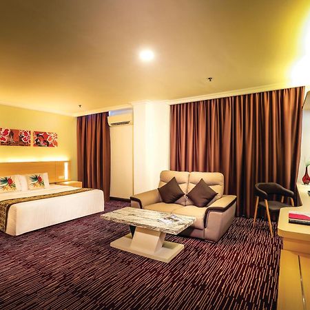 Rhr Hotel Kajang Exterior foto