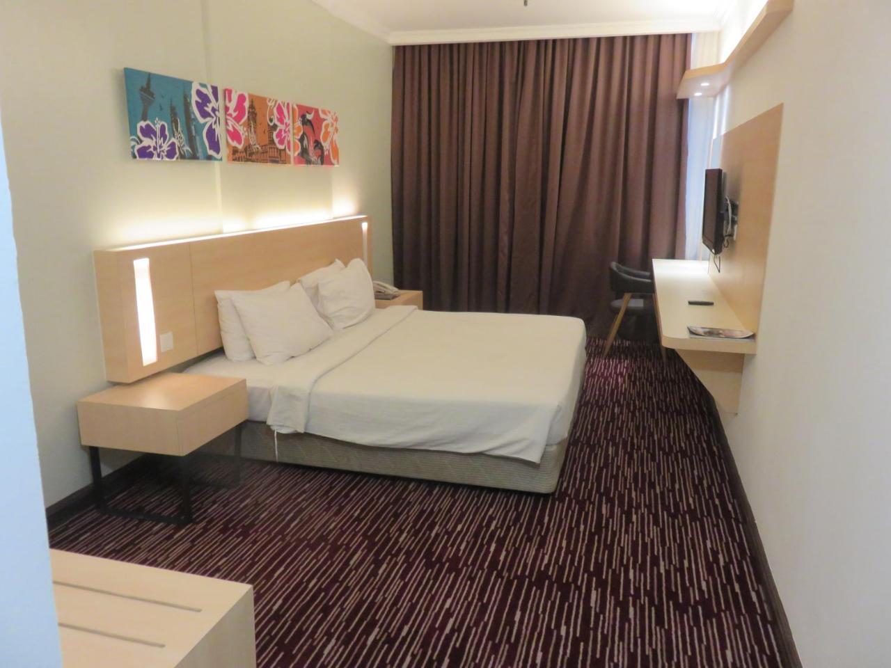 Rhr Hotel Kajang Exterior foto