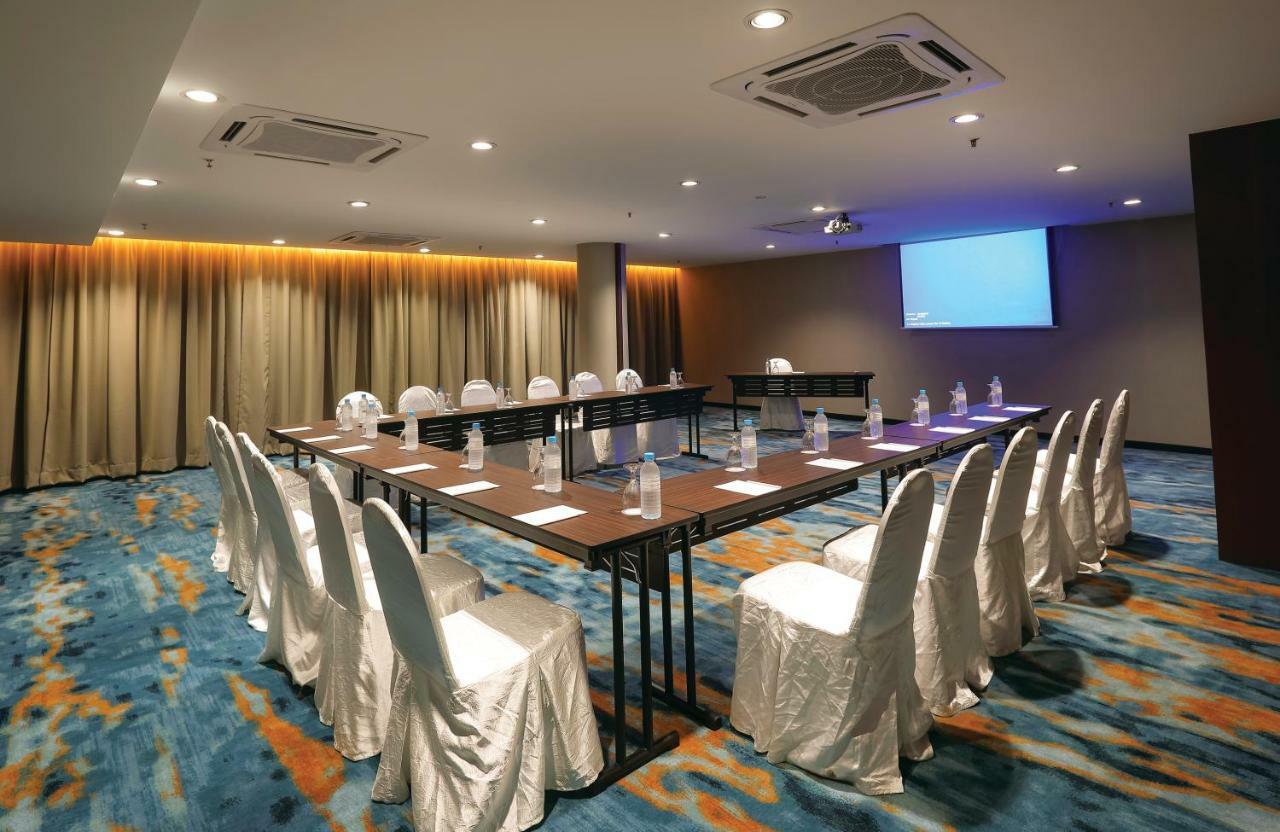 Rhr Hotel Kajang Exterior foto